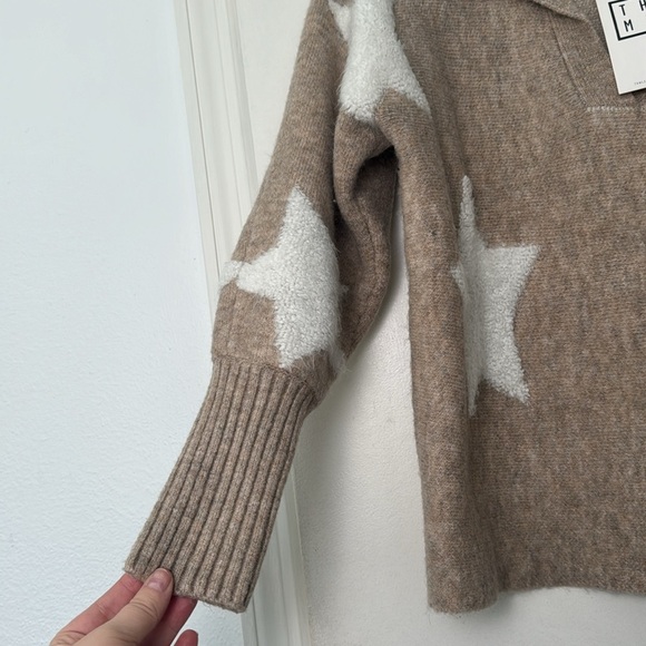 NWT THML Tan Star V-Neck Business Casual Collared Cozy Sweater Size Small - Picture 5 of 8
